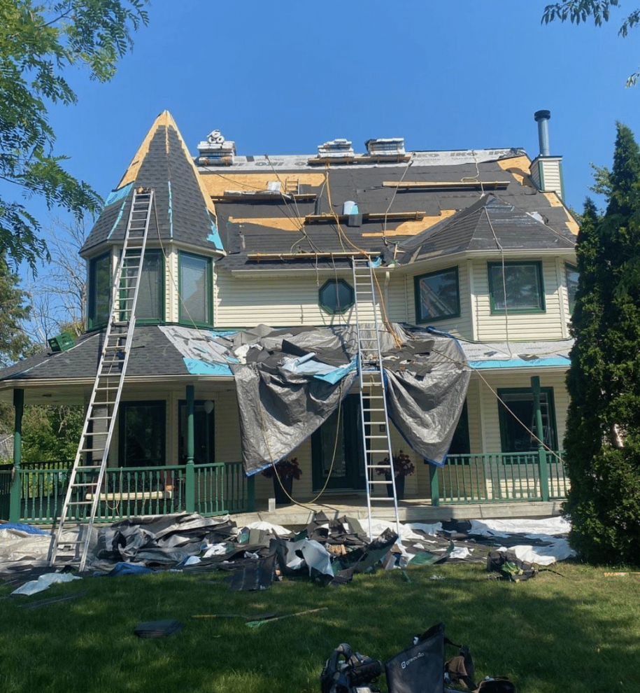 Bruce Toiture: Maison ayant une rénovation de toiture.